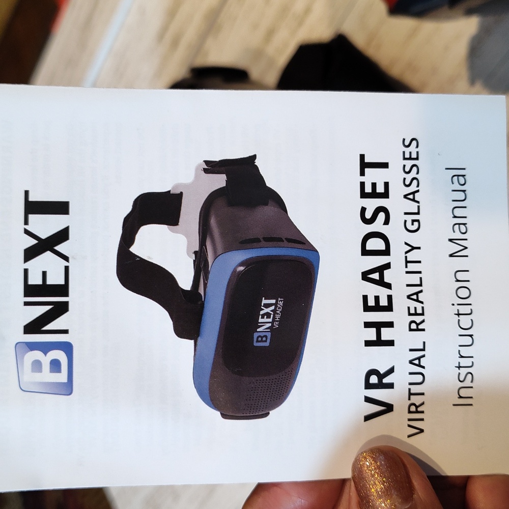 VR HEADSET - Picture 3 of 4